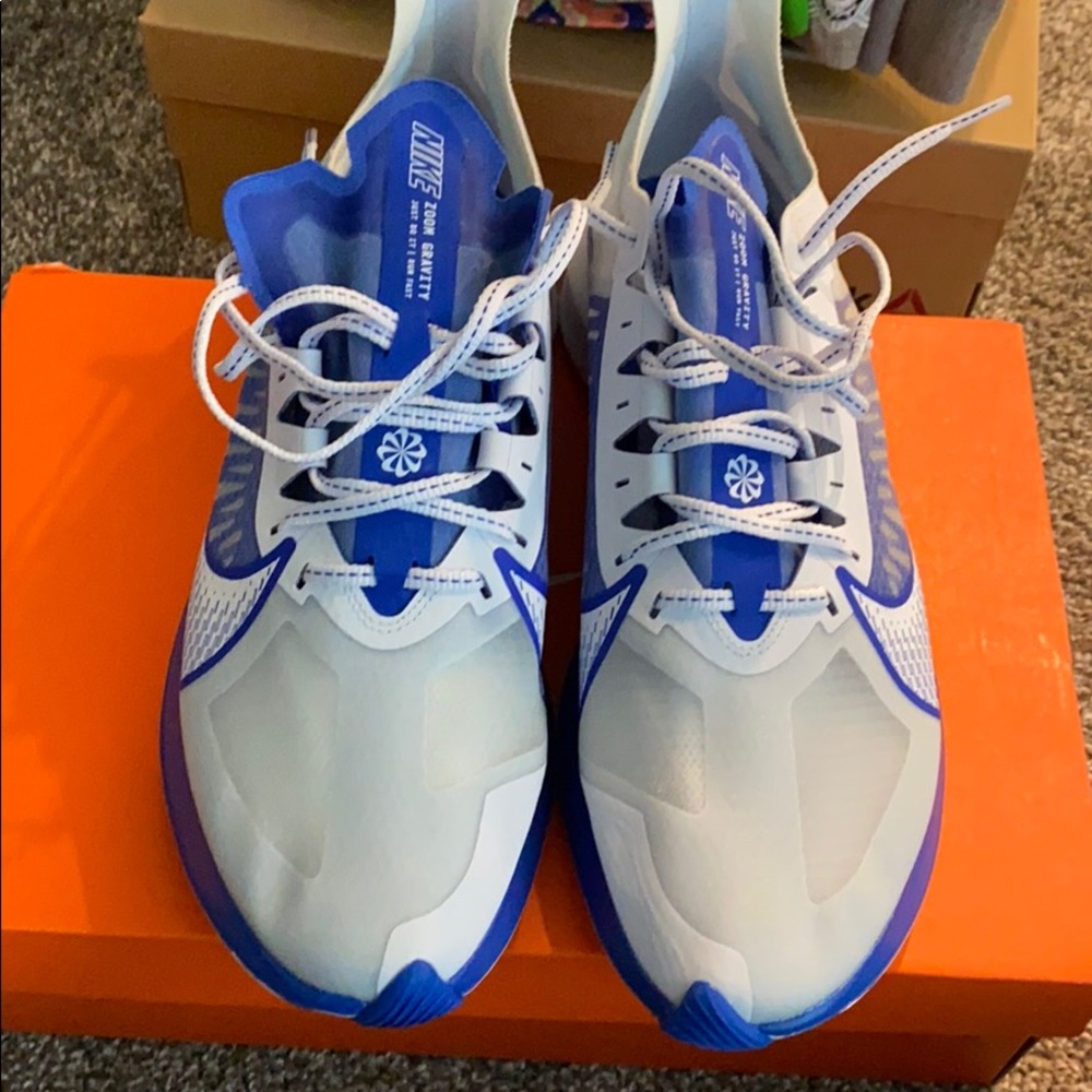 Brand new Nike zoom gravity shows